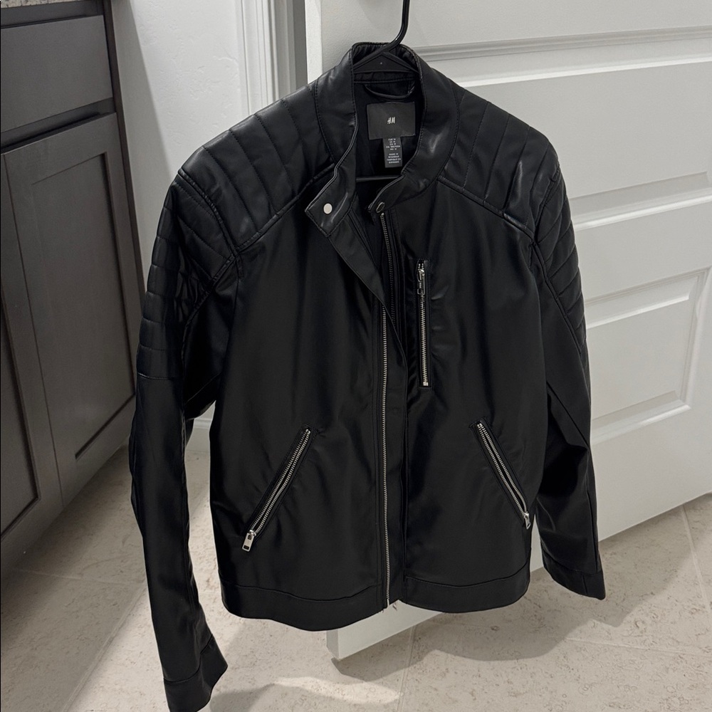 H&M Black Quilted Jacket